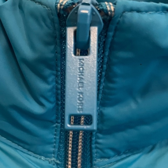 Michael Kors: Cyan Insulated Jacket - Picture 5 of 10